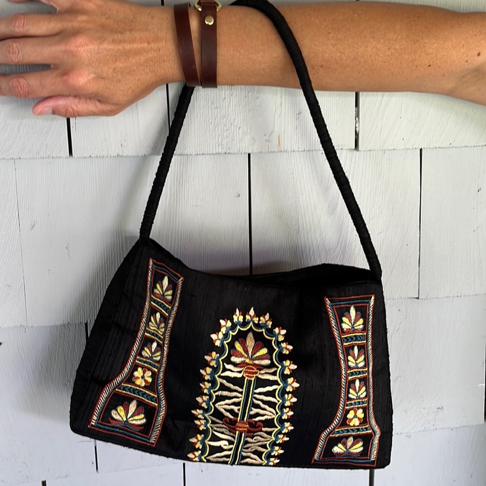 Moyna MFA Boston Bag